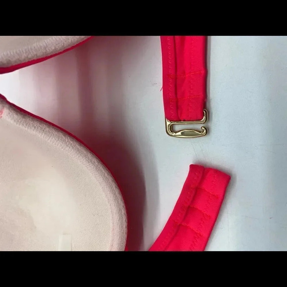 Shade and shore coral crochet bikini top size 36B - Picture 9 of 12